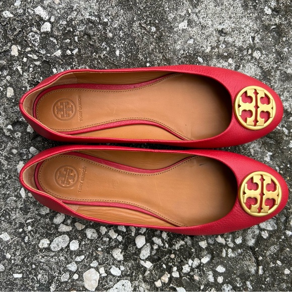 Tory Burch CHELSEA Red Ballet Flats with Gold Accents - Picture 4 of 14